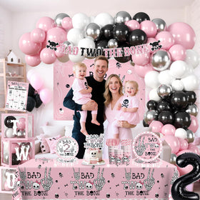 Cocomigo Balloon arch creates a dramatic party entry