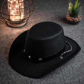 Collect Present one-size-fits-most cowboy hat protects face from sun outdoor events