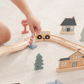 Comfy Cubs set features smooth edges for safe toddler handling.
