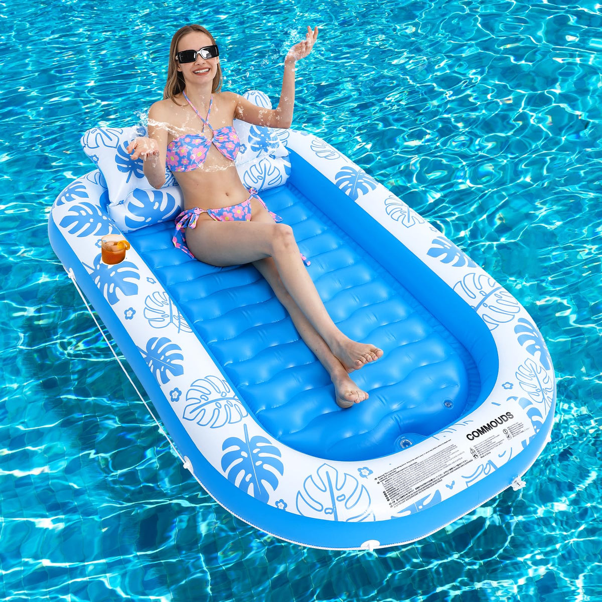 COMMOUDS SkyBlue float ideal for backyard pool parties and trips