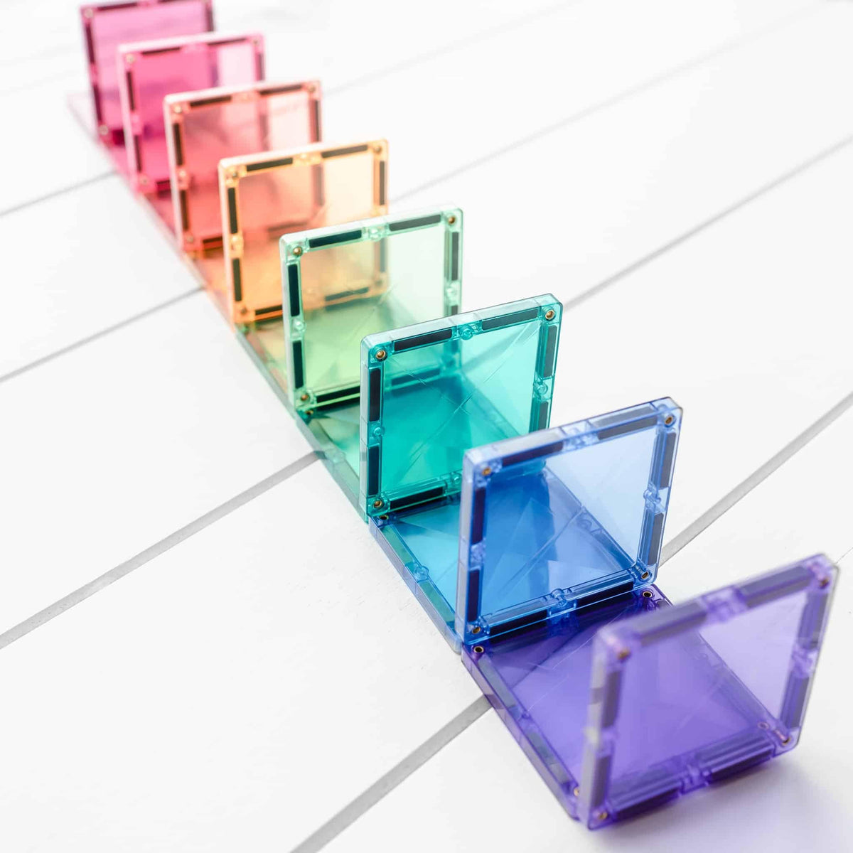 CONNETIX Pastel Creative Pack isosceles triangles extend creative angles and shapes.