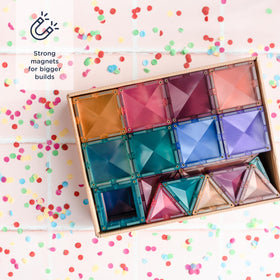 CONNETIX Pastel Creative Pack right-angle triangles help create sharp corners and frames.