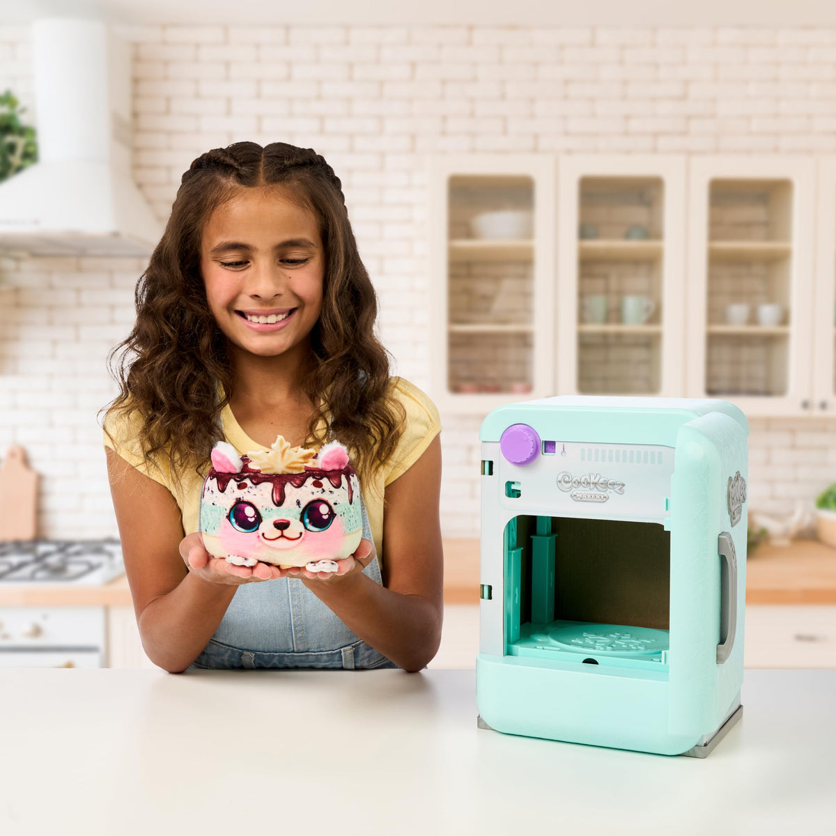 Cookeez Makery Freezy Cakez three designs showcase unicorn, polar bear, and tiger.