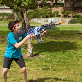 CoolFox rechargeable battery supports hours of shooting play in blue