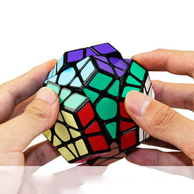 Coolzon Fenghuolun model offers diverse shapes and tactile grip during long play sessions