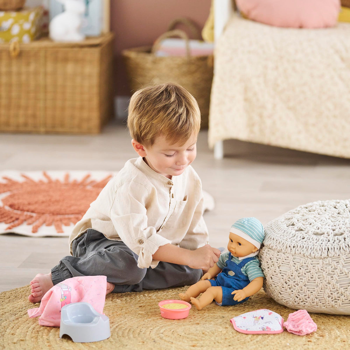 Corolle bib for mess-free pretend meals