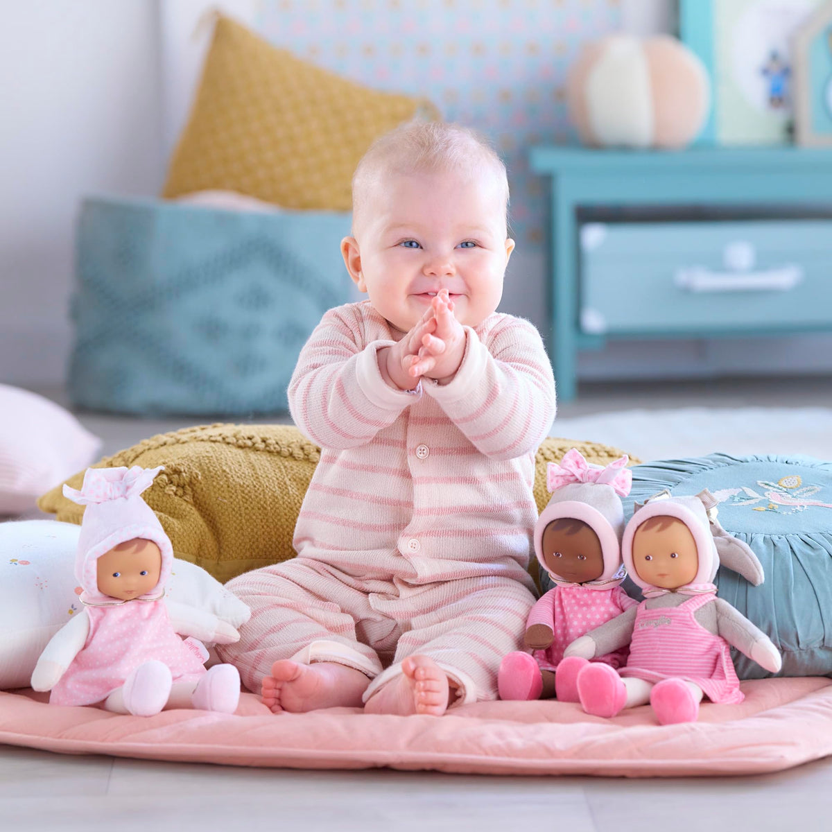 Corolle Miss Starry Dreams fosters gentle, imaginative play wherever baby goes.