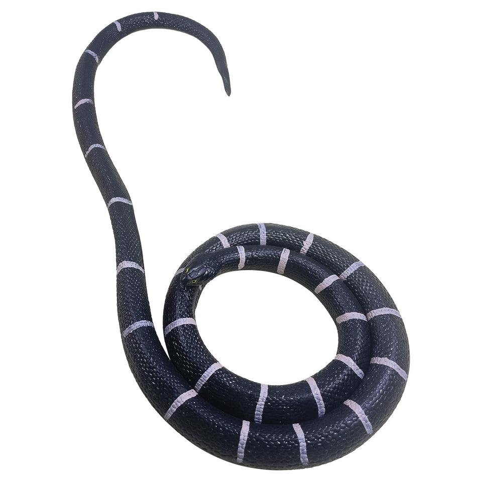COTOSEY 53-inch striped snake looks lifelike for pranks and Halloween.