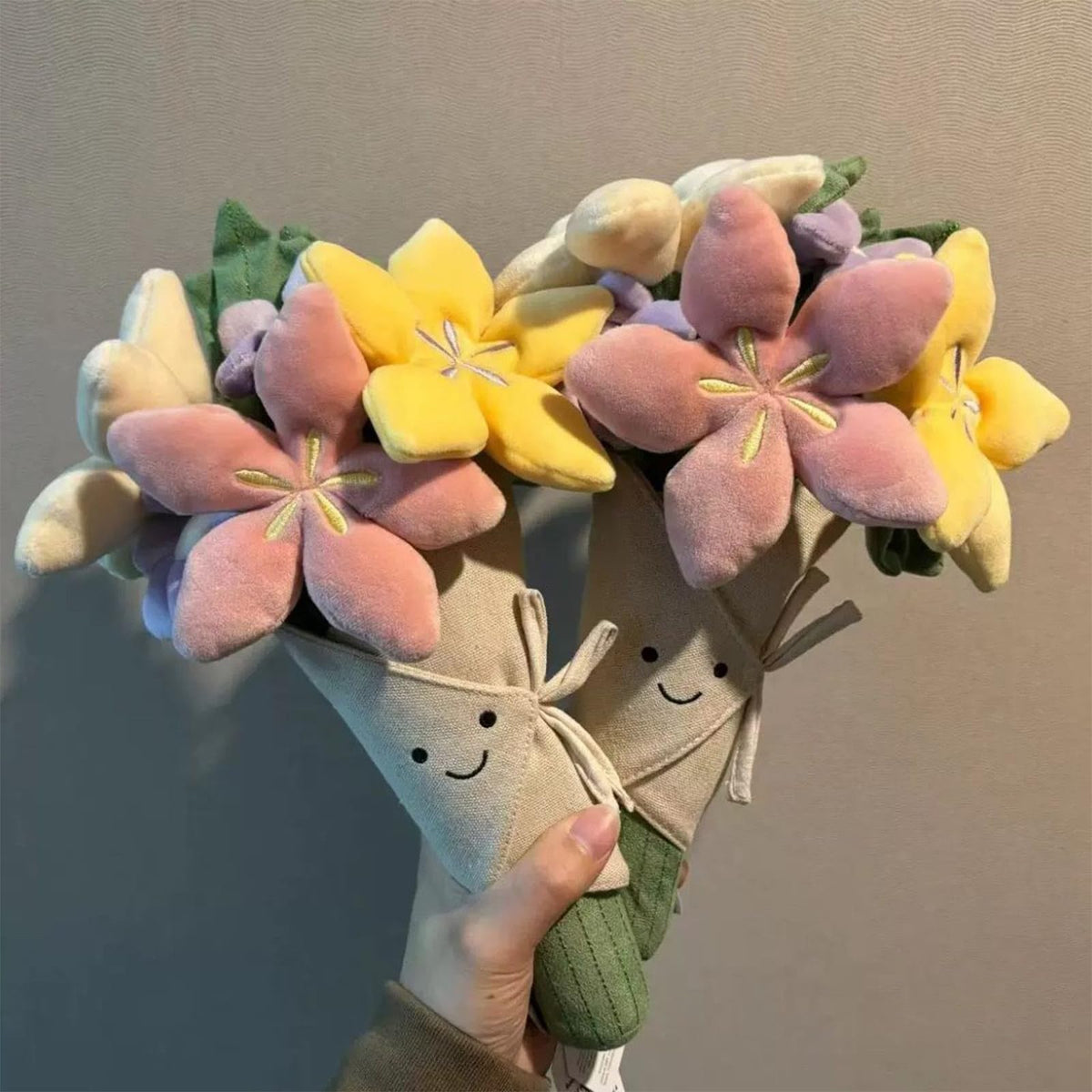 Courtco flower plush ready as a thoughtful gift