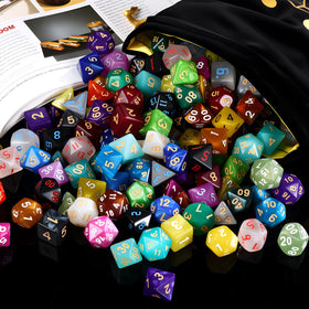 Coyeekn balanced-weight dice promote fair rolls during sessions.