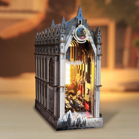 CRAFTHUB Harry Potter Great Hall Book Nook Kit display-ready model