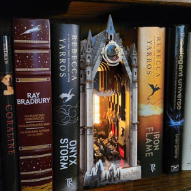CRAFTHUB Harry Potter Great Hall Book Nook Kit enchanted ceiling with stars ambience