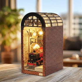 CRAFTHUB Hogwarts Express night scene adds magical shelf-ready charm