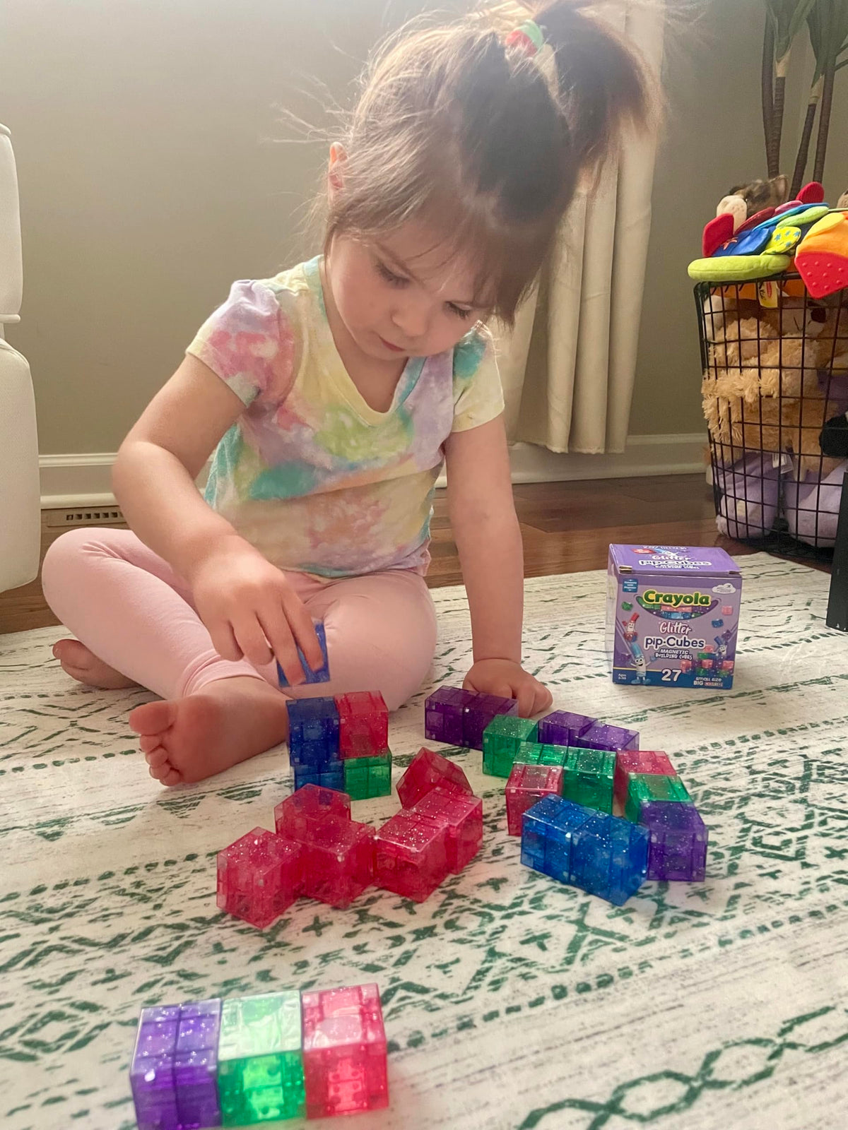 Crayola Glitter Magnetic PIP Cubes travel-ready set keeps kids engaged during transit