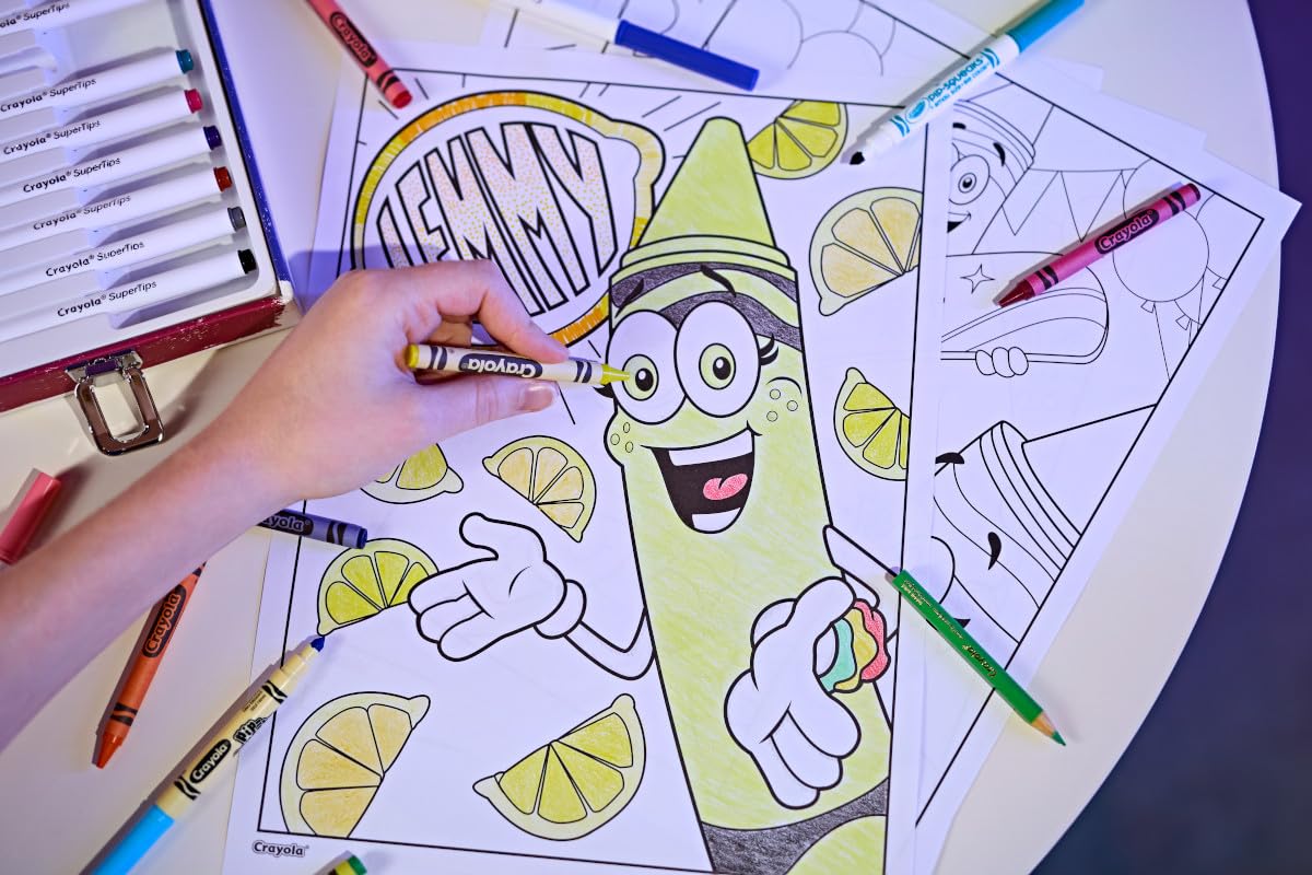 Crayola 14 super tips markers for bold lines and blending