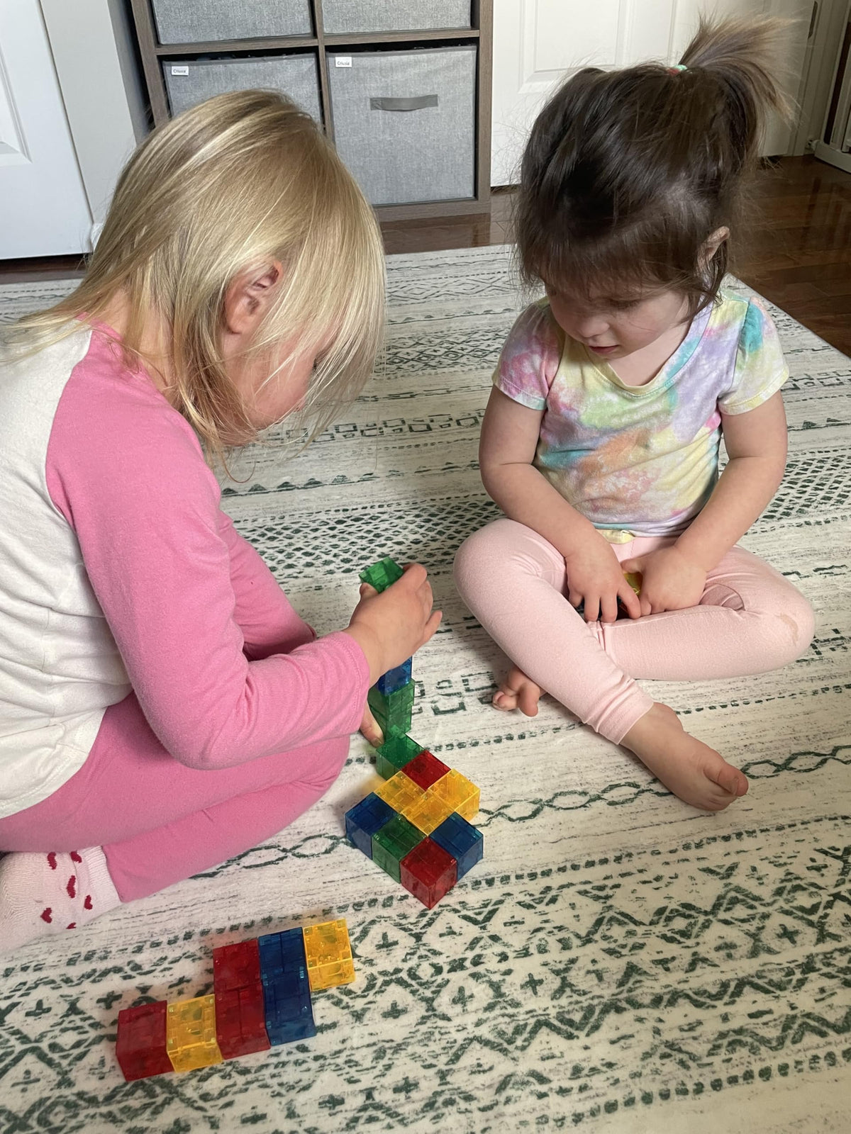 CreateOn Crayola PIP Cubes travel friendly design supports focused play during trips.