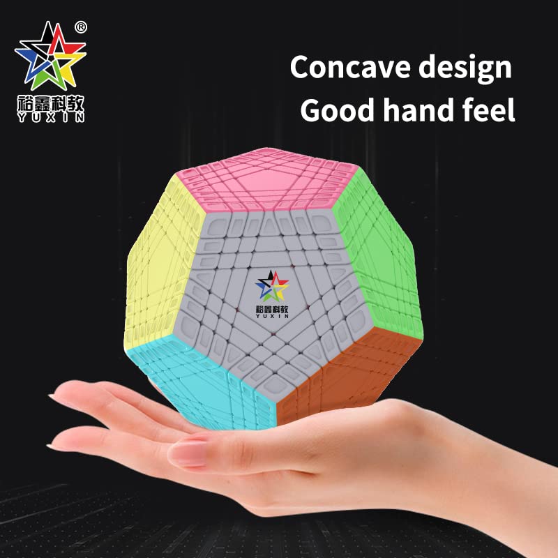 Cuberspeed Teraminx flat-sides closeup emphasizes precise layers and color separation