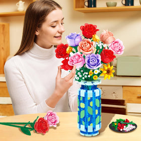 CUBIMANA detailed petals including daisy and gypsophila for realism