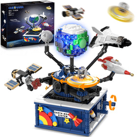 CUBIMANA Earth and Moon rotating mechanism shows orbital motion for hands-on space learning.