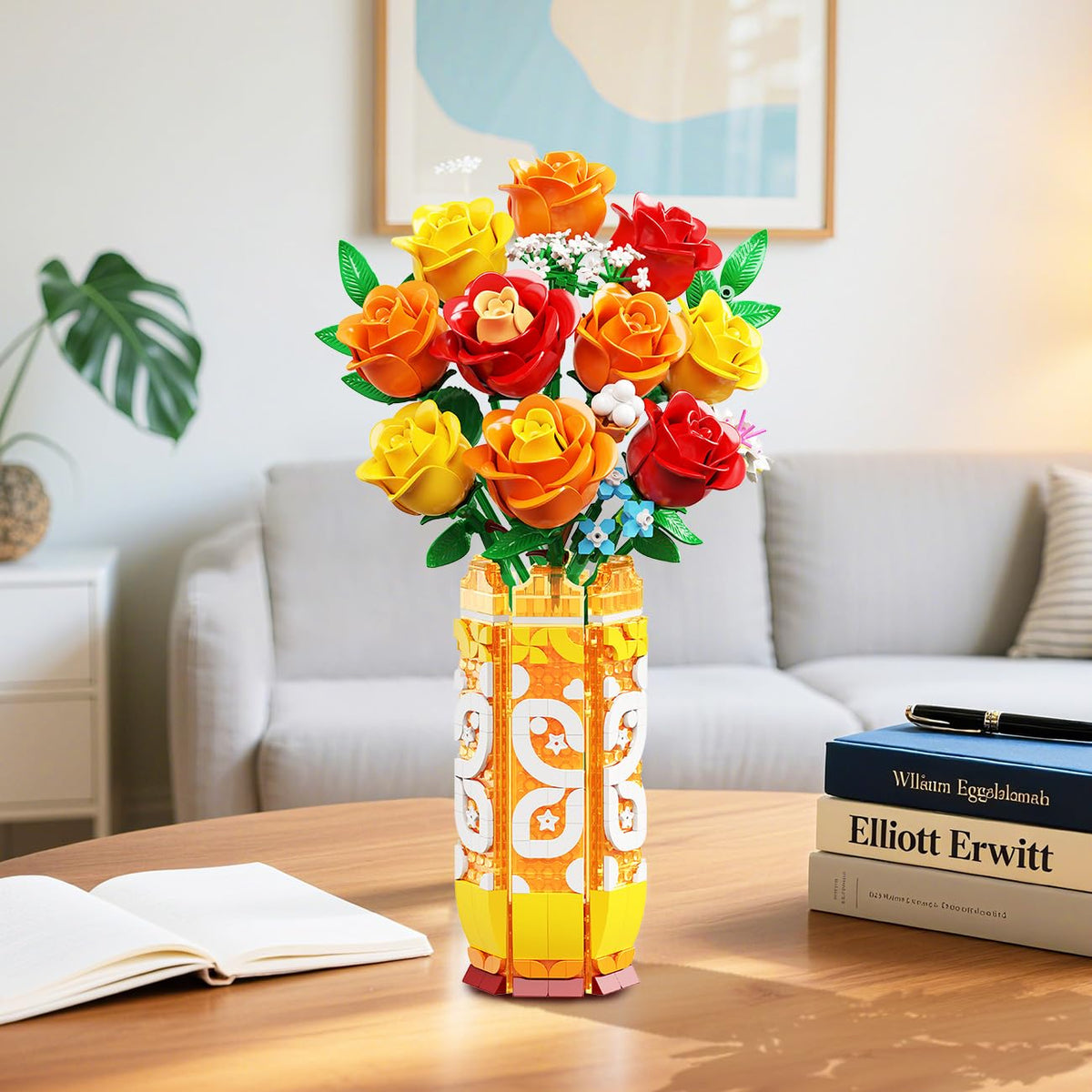 CUBIMANA LED light wraps around stems for warm mood in the bouquet.