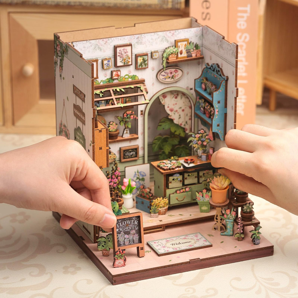 CUTEBEE Book Nook Kit makes a thoughtful DIY gift for teens and adults.