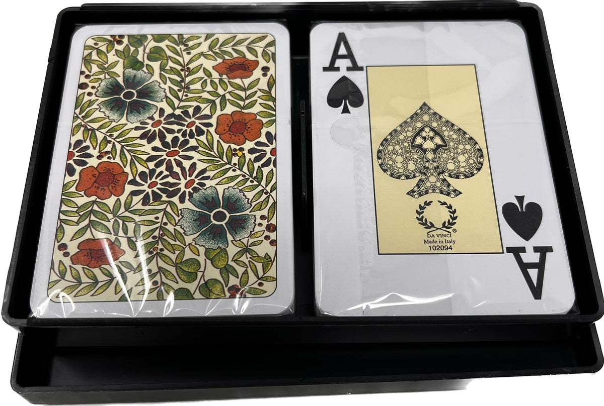DA VINCI Fiori washable plastic design stays clean through play.