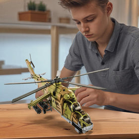 DAHONPA MI-24S building blocks assembly showing rich piece variety.