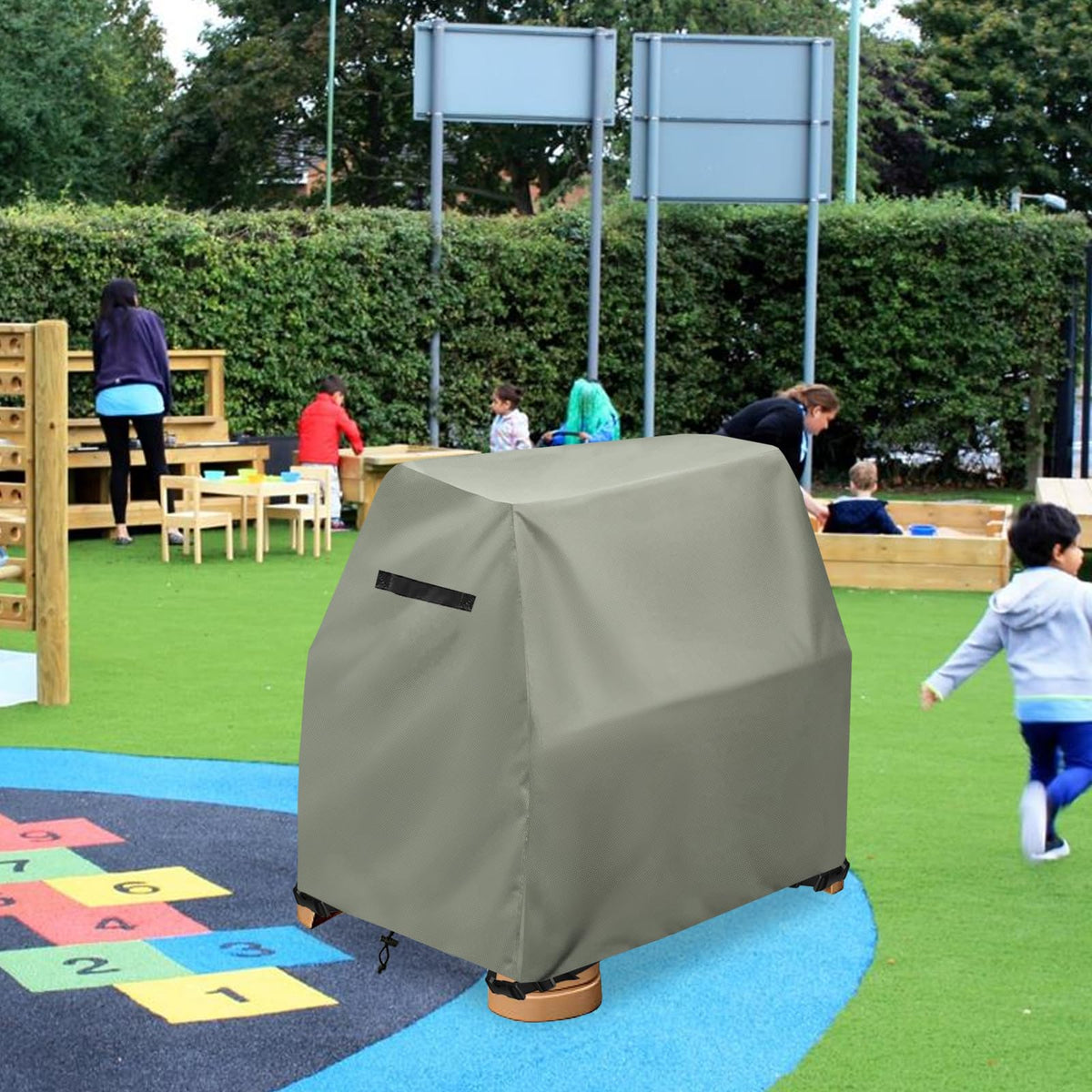 Dalema cover protects against dust, leaves, and bird droppings during outdoor play.