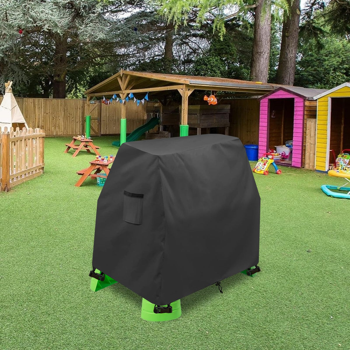 Dalema Water Table Cover is compatible with Step2 Rain Showers Splash Pond tables.