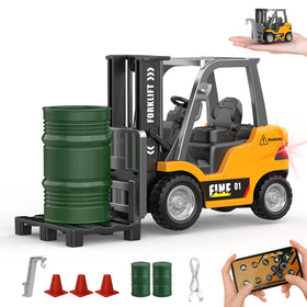 DAOGU mini RC forklift toy shows a sturdy metal frame for desk play.