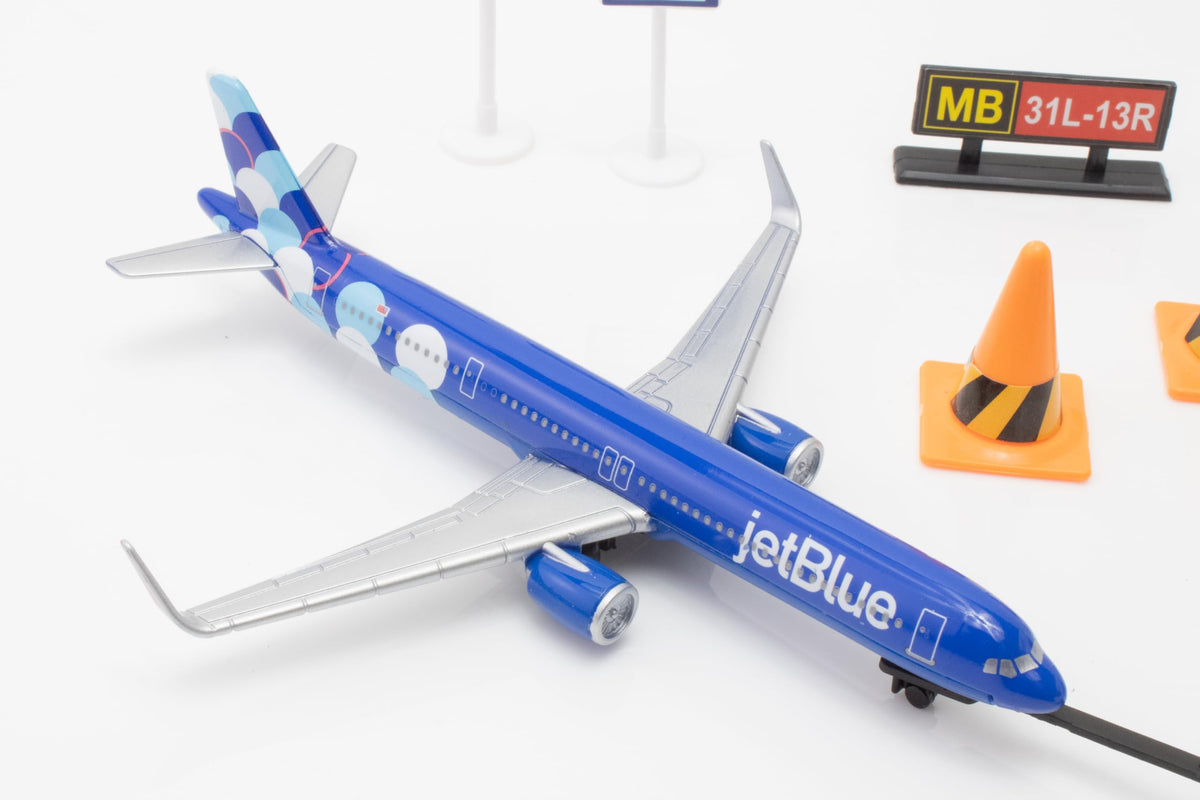 Daron airport accessories 12-piece set supports imaginative travel play.