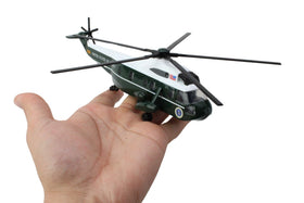 Daron Marine One VH-3D has four-inch rotors visible during play.
