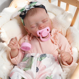 DAYOFF KIDS full vinyl body delivers lifelike heft and touchable feel.