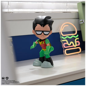 DC Comics Robin twerk motion adds playful energy to shelves.