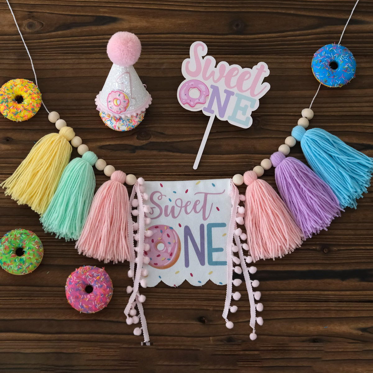 DCJHFJ Donut decor wall display adds festive charm