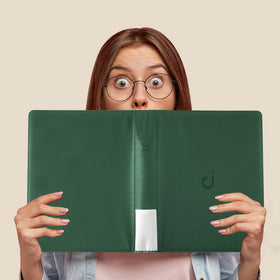 D DACCKIT top-loader binder open pages offer quick access and organized viewing.