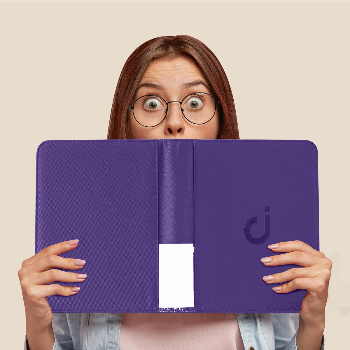 D DACCKIT binder open pages reveal transparent pockets for quick card viewing