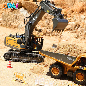 DDAI RC excavator digging action with realistic scoop for sandbox play
