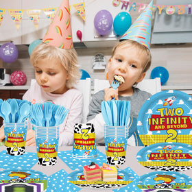 Detanpoly colorful patterns brighten the party backdrop for photos
