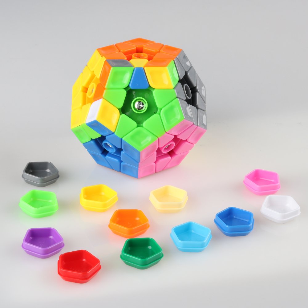 D-FantiX Cyclone Boys Megaminx compact size fits in hands for portable practice