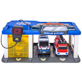 DICKIE TOYS Rescue Station front view for immersive rescue play