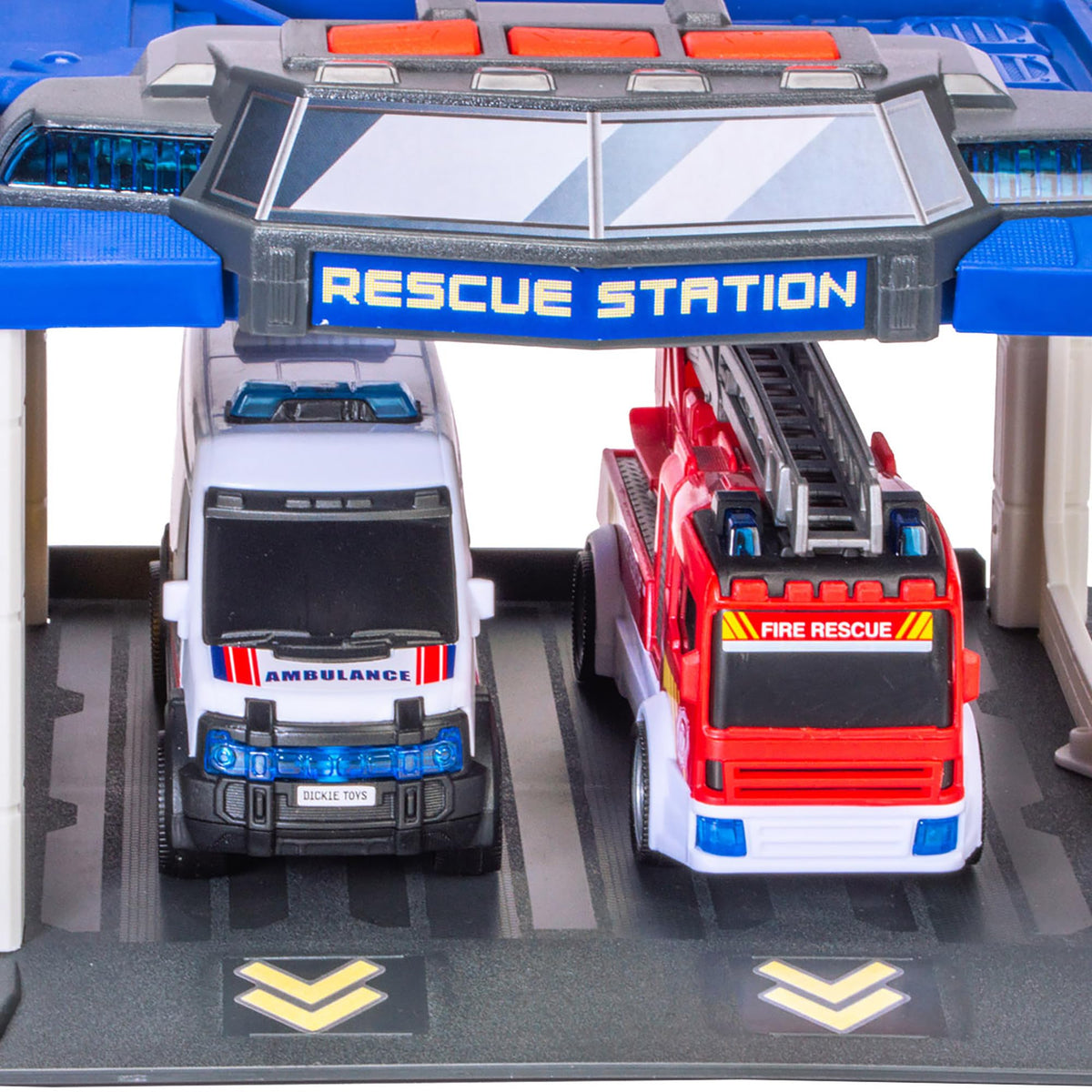 DICKIE TOYS Rescue Station lights and sounds spark imagination