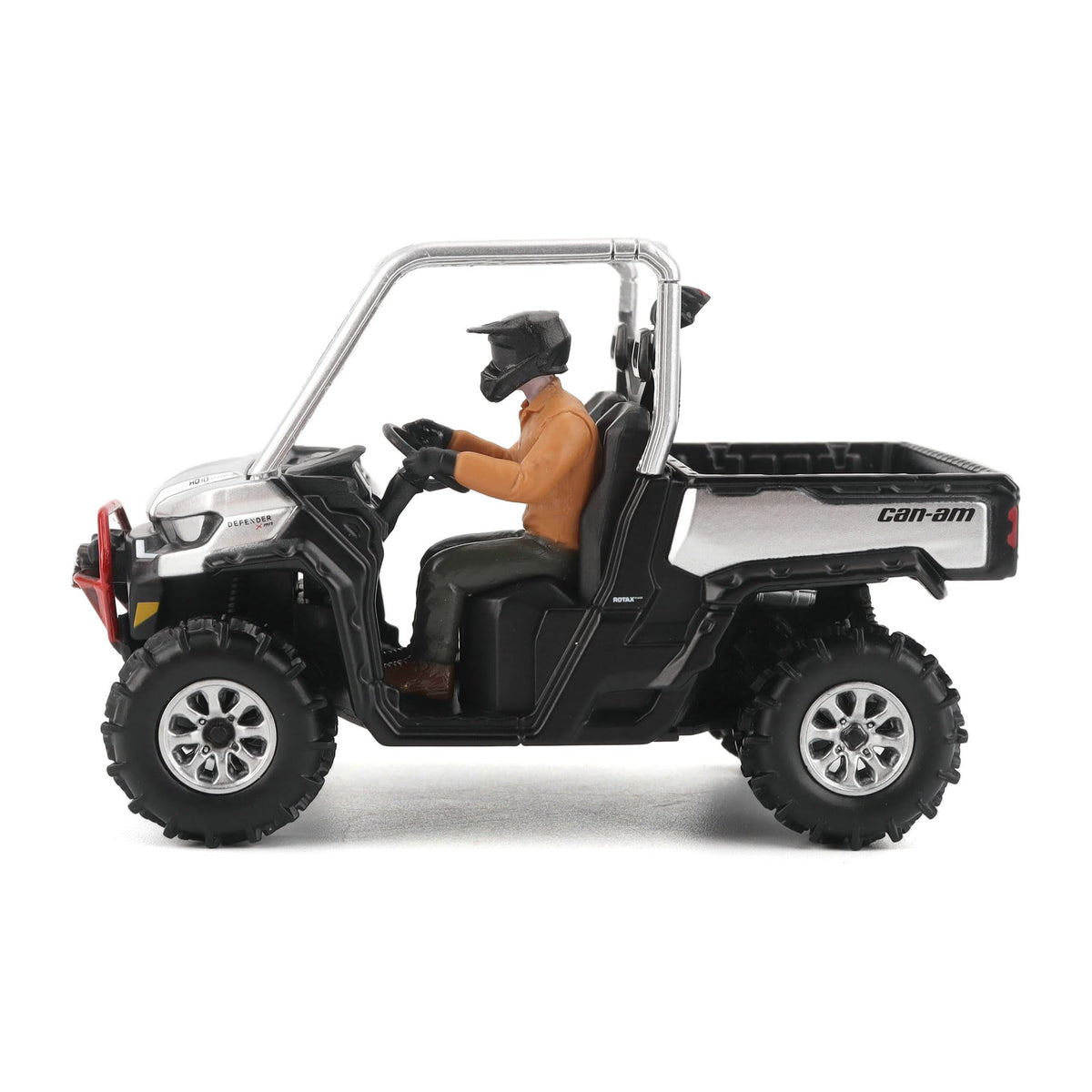 Diecast Masters Can-Am Defender X MR Silver window box packaging emphasizes collectible status.