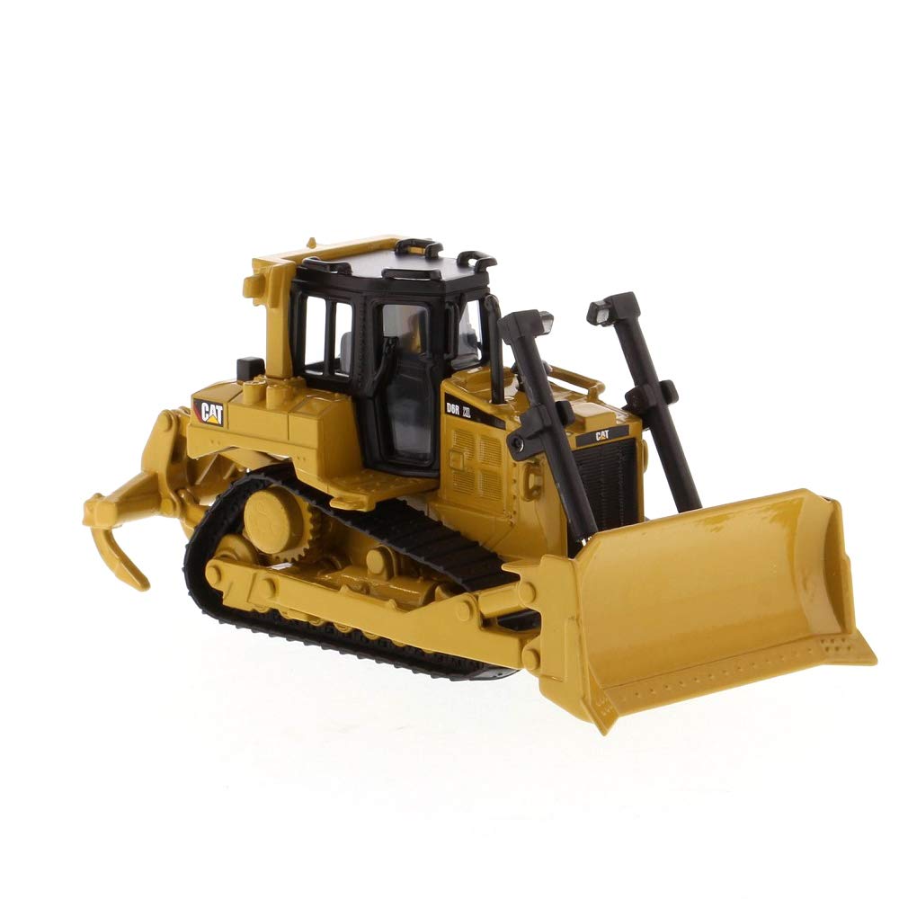 Display-packaging of Diecast Masters D6R XL suitable for gifting and collection.