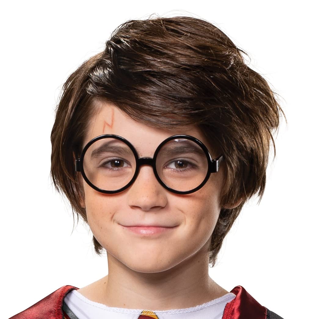 Disguise robe with Gryffindor patch detail for recognizable Hogwarts attire