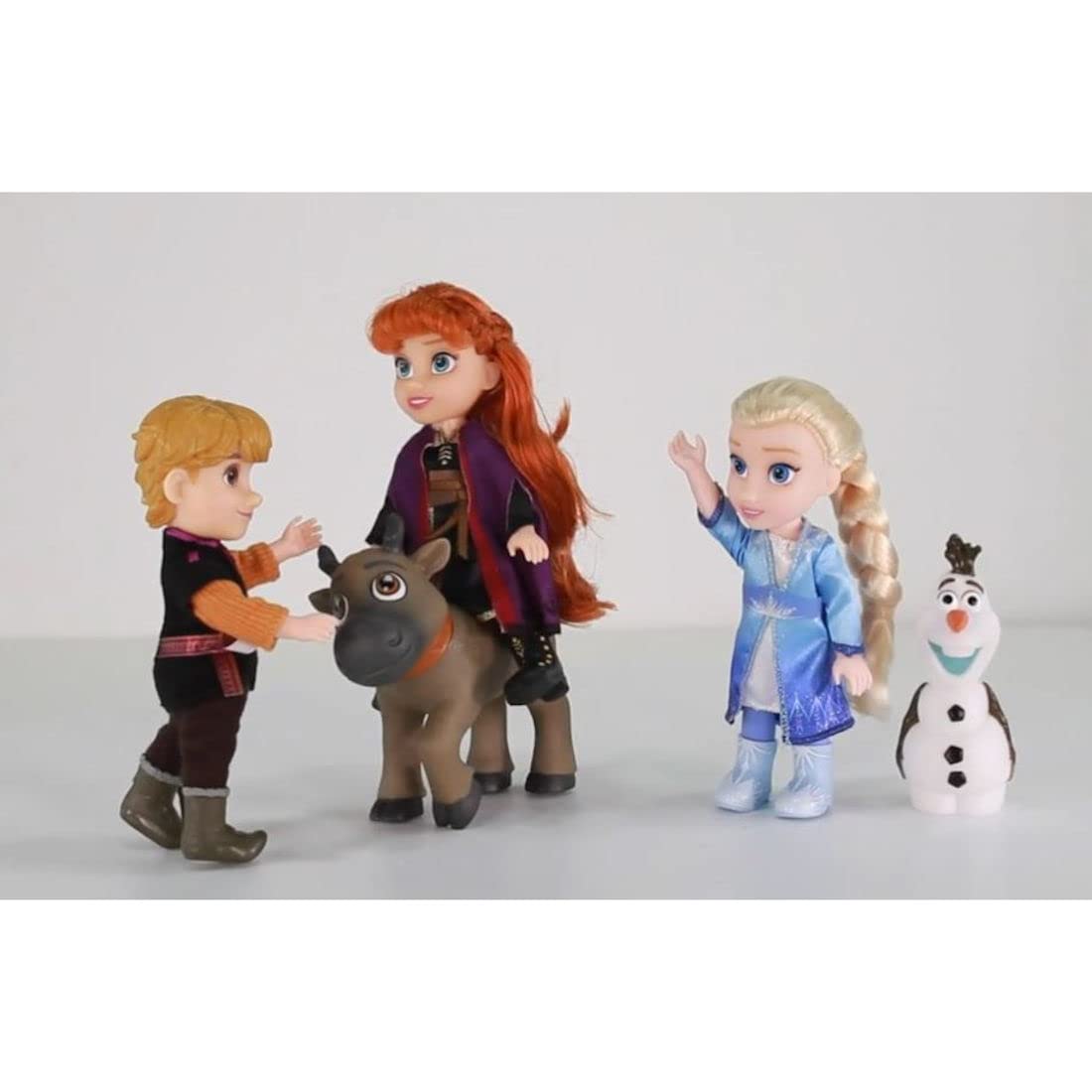 Disney Frozen 2 petite Olaf and Sven set with playful pose options for scenes from the movie.