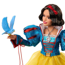 Disney Princess Snow White accessories include bluebirds and apple for storytelling play.