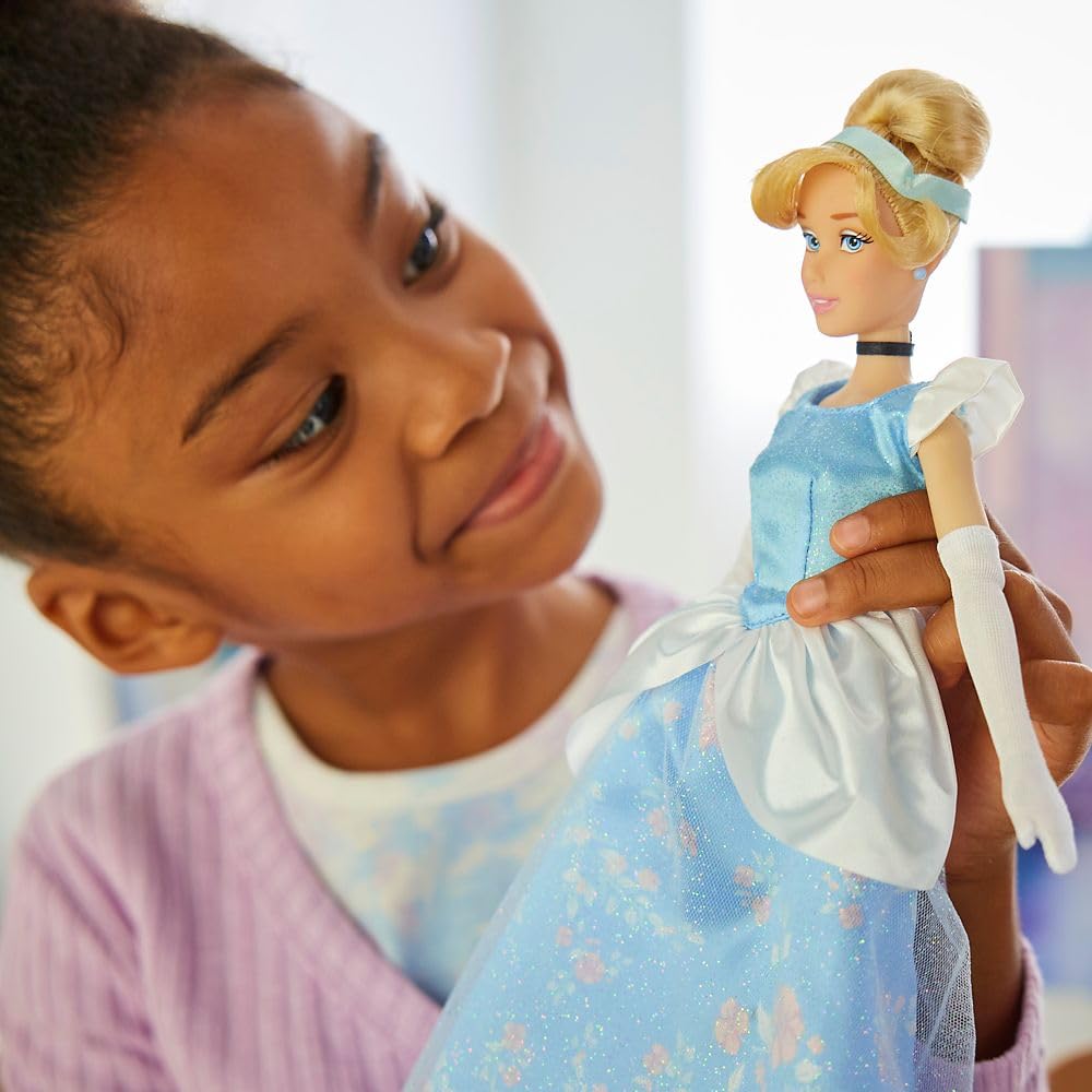 Disney Store Cinderella Story Doll Gus and Lucifer figures—storytelling companions.