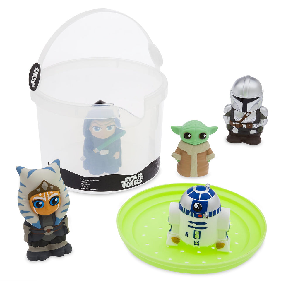 Disney Store Mandalorian bath toy bucket with pour spout encourages easy water play.