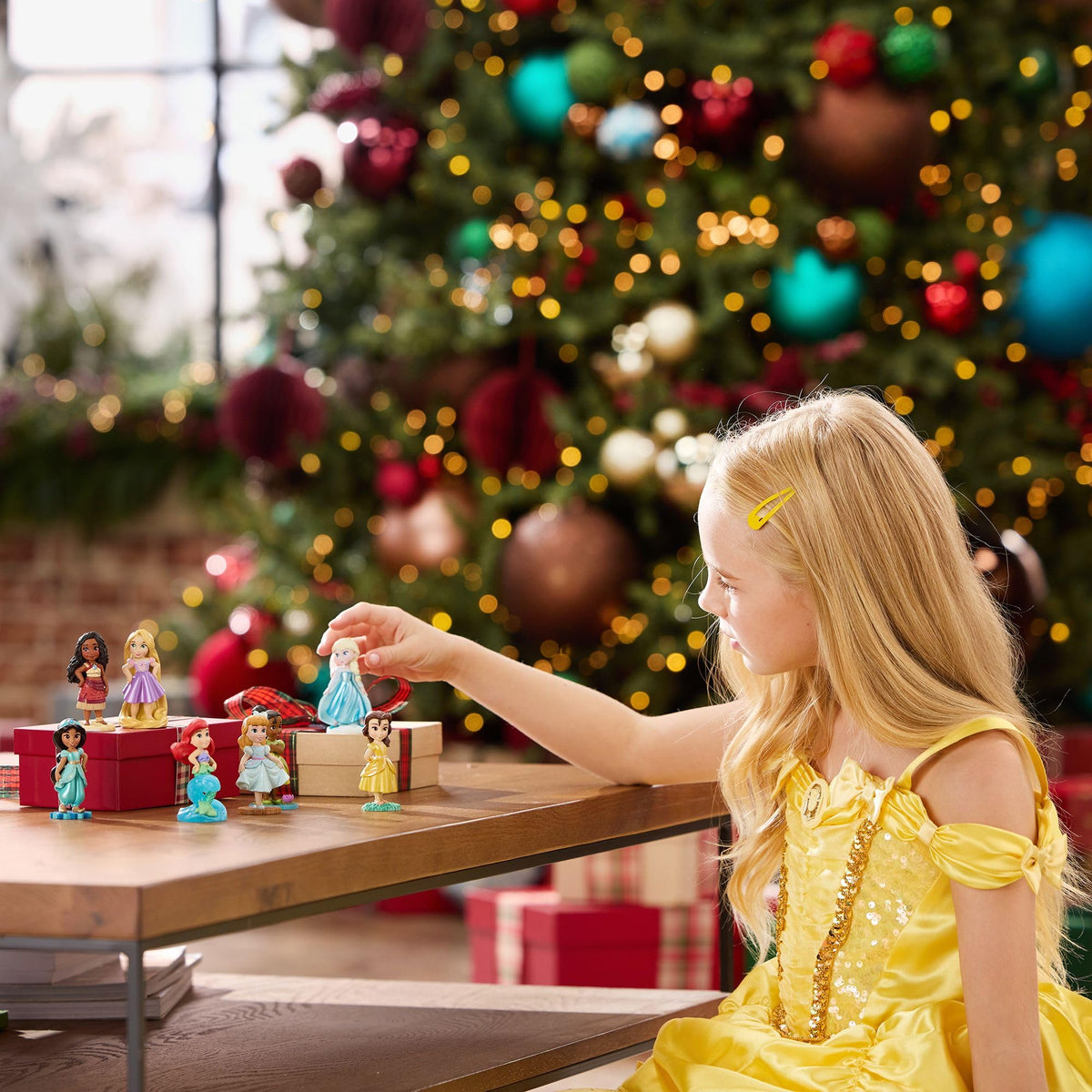 Disney Store Once Upon a Story Ariel figure – adds whimsy to playtime and display.